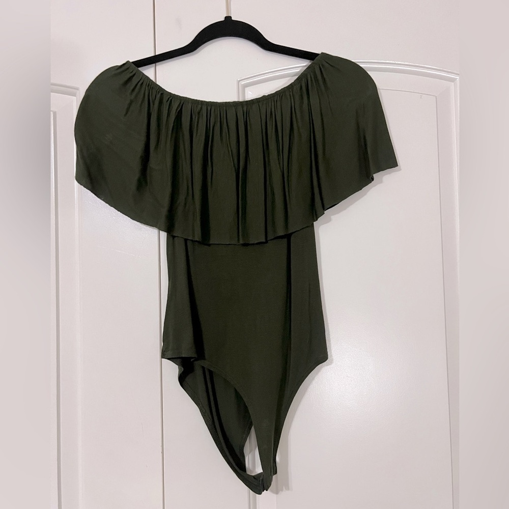 Green, Off the shoulder body suite